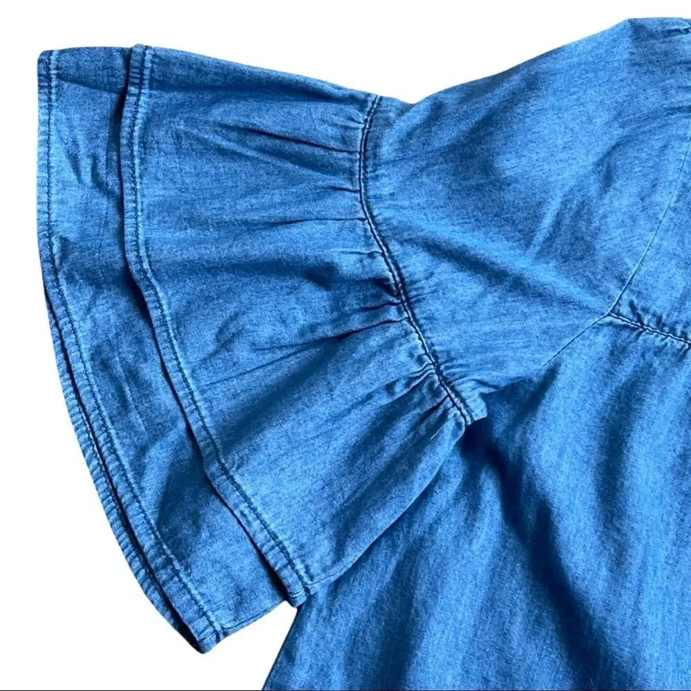 Veveret Cropped Ruffle Chambray Blouse •NWT